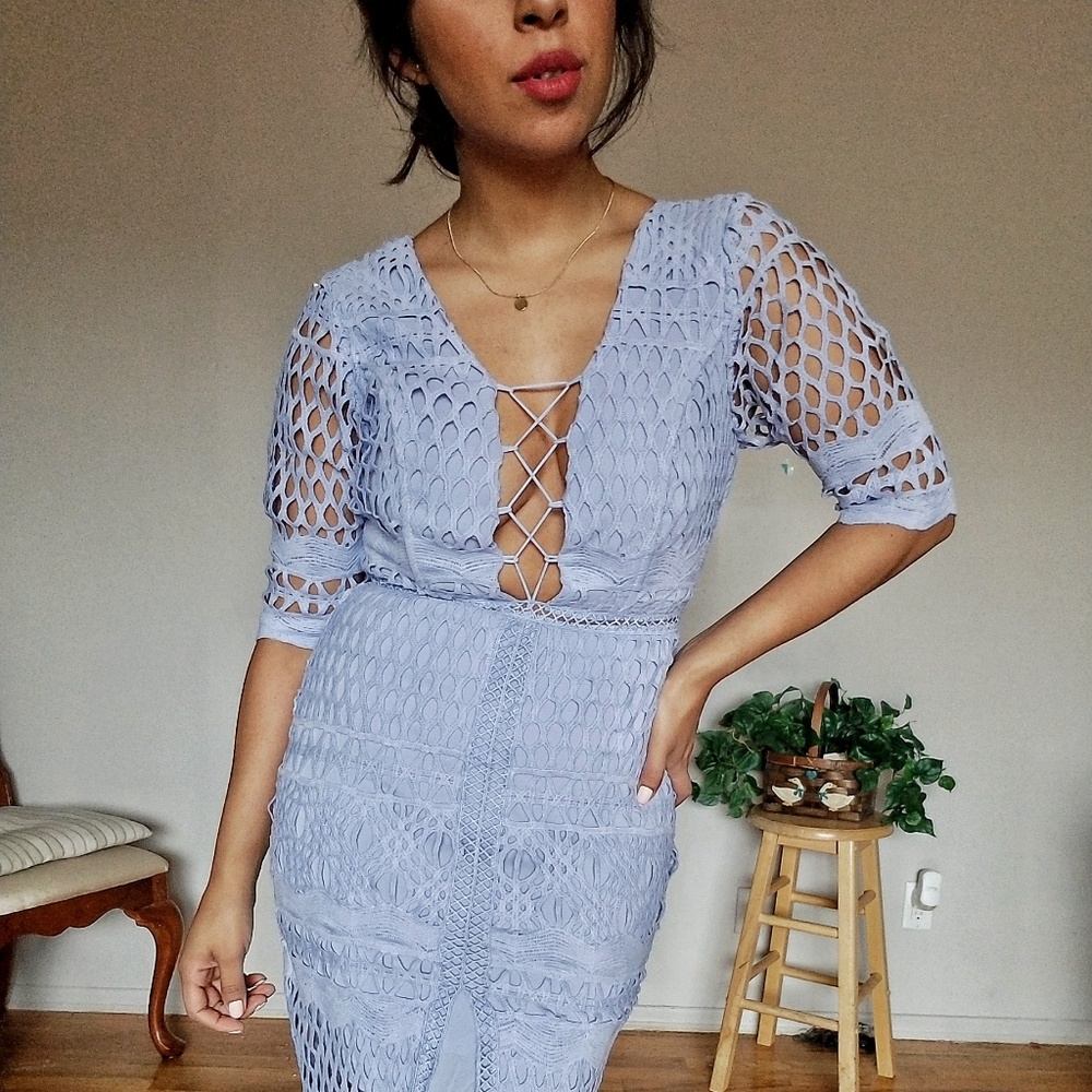 LAST 1| HEAVENLY BLUES CROCHET MIDI DRESS - Picture 4 of 8